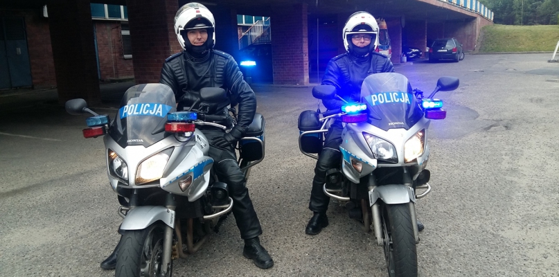 Wyrzysk /Piła: Policjanci eskortowali do szpitala rodzącą kobietę - fot. KPP Piła