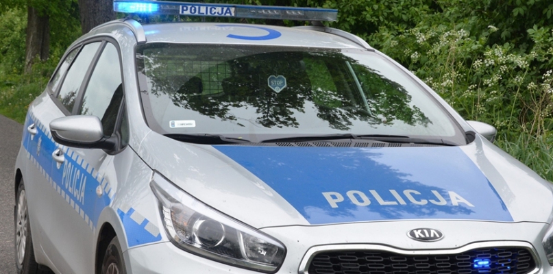 Mrocza: Policyjna kontrola zakończona zarzutami dla wszystkich podróżujących autem - fot. Marcin Misiak