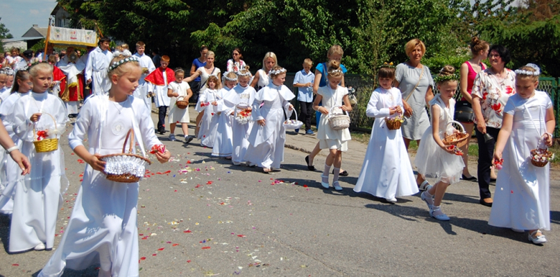 Święto Ciała i Krwi Pańskiej - procesja eucharystyczna w Wielowiczu - fot. Ewa Szydeł