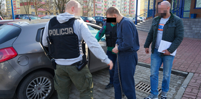 Mężczyzna ugodzony nożem zmarł w szpitalu. Bydgoscy policjanci zatrzymali podejrzanego - fot. KWP Bydgoszcz