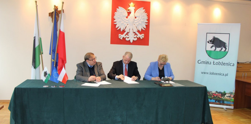 Podpisali umowę na rozbudowę oczyszczalni ścieków w Liszkowie - fot. UM Łobżenica
