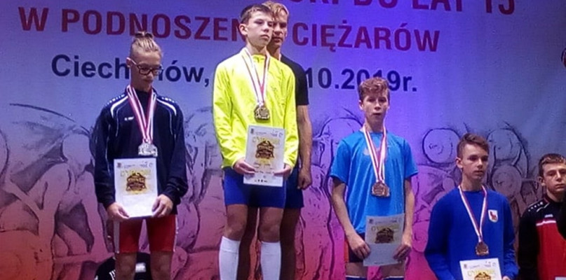 Mistrzostwa Polski młodzików w podnoszeniu ciężarów. Mikołaj Paterek złotym medalistą - fot. nadesłane