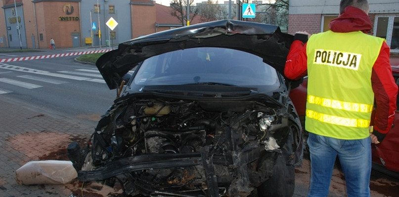 Zderzenie dwóch aut w centrum miasta - fot. KPP Człuchów