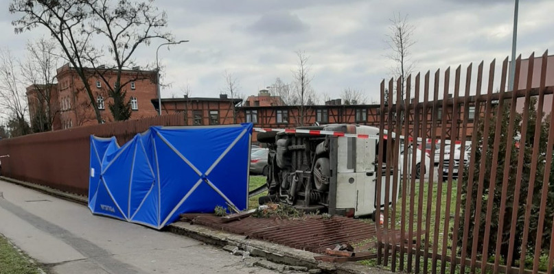 Policjanci wyjaśniają okoliczności śmiertelnego wypadku - fot. KMP Bydgoszcz