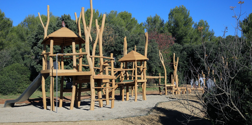Drewniany plac zabaw dla dzieci - fot. partnera