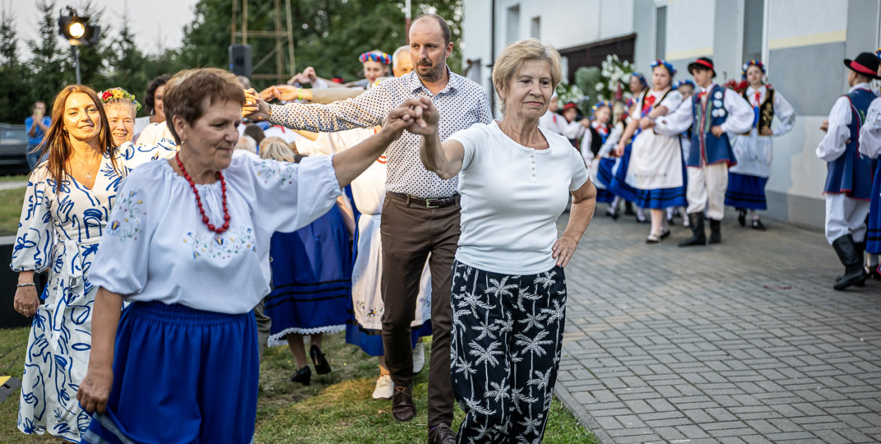 Dąbrówka na ludowo. Potańcówka po krajeńsku i kaszubsku - fot. Daniel Frymark M-GOK w Kamieniu