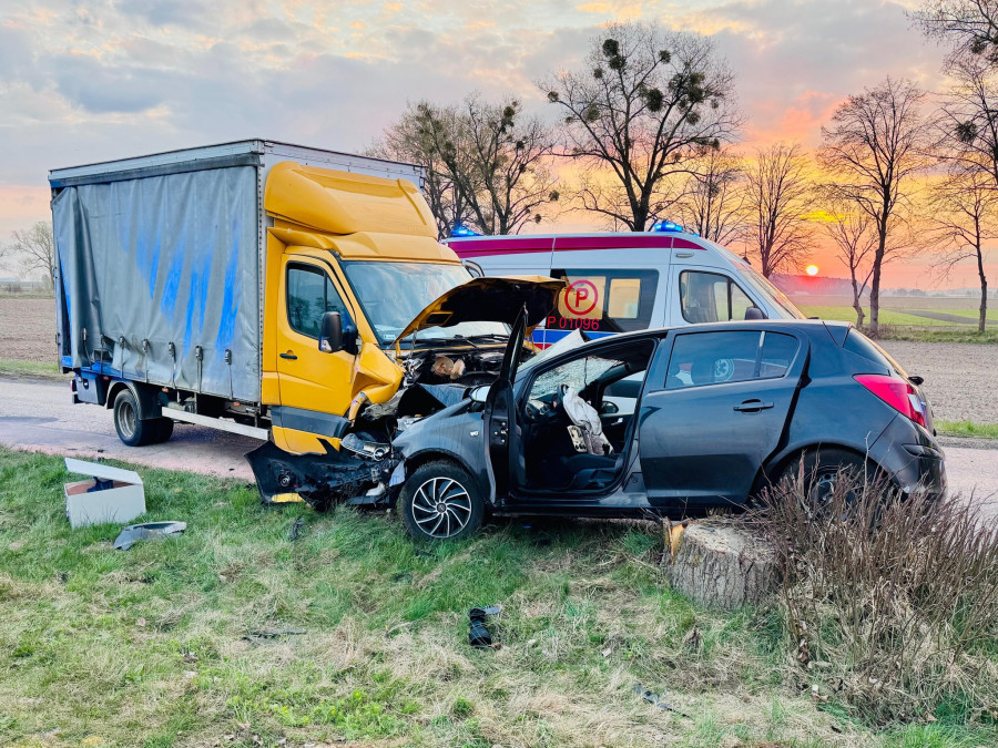 Tragiczna doba na drogach powiatu pilskiego. Nie żyje 46-latek - fot. st. kpt. Krzysztof Stoupiec, st. asp. Krzysztof Stefen KP PSP Piła Tragiczna doba na drogach powiatu pilskiego. Nie żyje 46-latek - fot. st. kpt. Krzysztof Stoupiec, st. asp. Krzysztof Stefen KP PSP Piła