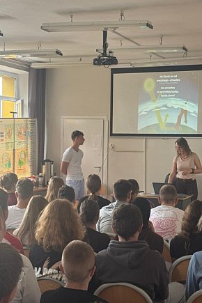 Konferencja poświęcona środowisku i zmniejszeniu śladu węglowego w ramach europejskiego projektu Erasmus + pt : Digital Steps of being Carbon Neutral w Liceum Ogólnokształcącym w Sępólnie Krajeńskim-3769