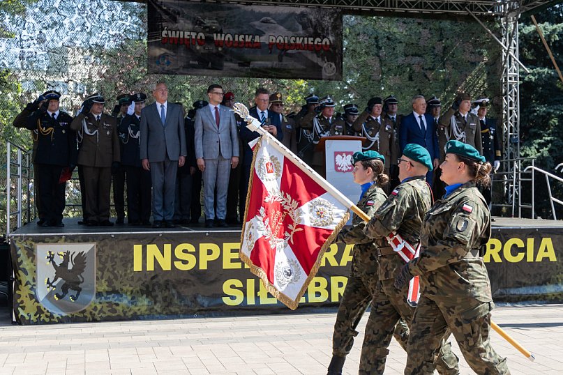 Uroczysty apel z okazji Święta Wojska Polskiego w Inspektoracie Wsparcia Sił Zbrojnych