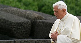 Emerytowany papież - Benedykt XVI - nie żyje. Miał 95 lat-17812