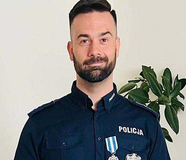 Koronowski policjant odznaczony przez Ministra Zdrowia-22515