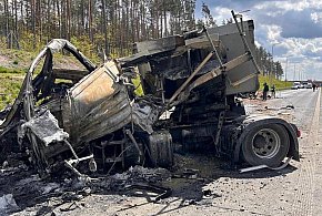 Zderzenie dwóch samochodów ciężarowych na S-5-22557