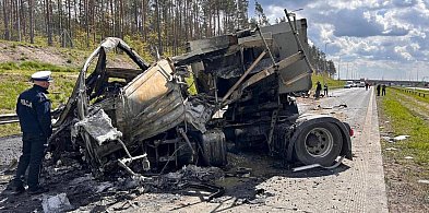 Zderzenie dwóch samochodów ciężarowych na S-5-22557