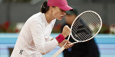Turniej WTA w Madrycie - Iga Świątek awansowała do czwartej rundy-22572