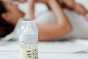 Groźna bakteria w mleku dla niemowląt. Nie podawaj dzieciom!-22696