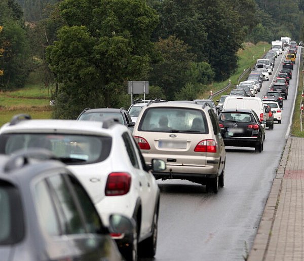 Ponad połowa Polaków nie dopłaciłaby do bardziej ekologicznego auta-27675
