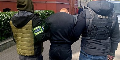 Kilkukrotnie dźgnął nożem swojego znajomego oraz jego m-27721