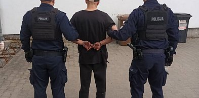 Pod wpływem narkotyków i z sądowym zakazem prowadzenia pojazdów wjechał w dzieci i-27888