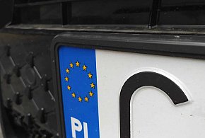 Rejestracja auta przez internet i koniec z przynoszeniem tablic. Rząd przyjął...-28544
