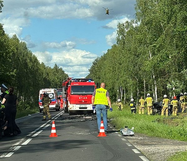 Czołowe zderzenie pojazdów w powiecie złotowskim-28566
