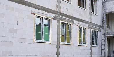 Postęp prac przy rozbudowie szkoły w Wiśniewie-28598