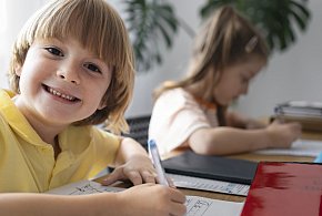 ZUS przypomina o ważnym terminie. Chodzi o kasę na dziecko-29247