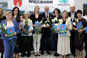 Wręczenie nagród Burmistrza Więcborka z okazji Dnia Edukacji Narodowej-4004