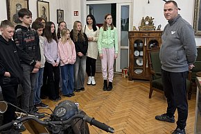 Kamień Krajeński: „Podróż przez historię”. Wyjątkowa wystawa w M-GOK-4123