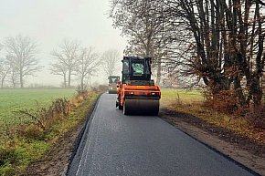 Trwa modernizacja drogi powiatowej w miejscowości Chlebno, w gminie Łobżenica-4168