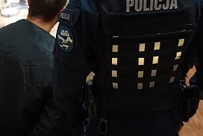 Tarnówka: Znieważył policjanta - usłyszał zarzut przestępstwa-30065