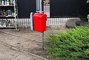 Widzisz taki pojemnik na cmentarzu. Oto, do czego służy-31037