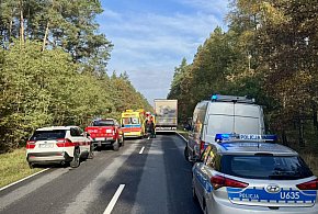 Wypadek z udziałem autokaru przewożącego dzieci na DK-10 pomiędzy Starą Łubianką a-31095