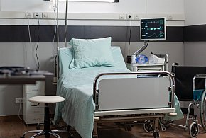 Lek wycofany z powodu zanieczyszczeń. W środku znaleziono fragmenty szkła-31187