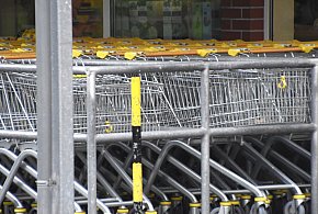 Czy 1 listopada zrobisz zakupy? Ten weekend zaskoczy wielu klientów-31297