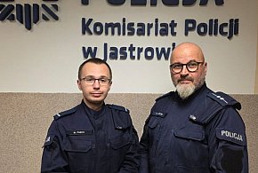 Policjanci Komisariatu Policji w Jastrowiu pomogli zagubionemu mężczyźnie-31397