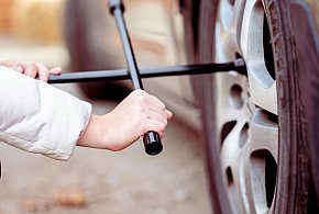 Z pozoru drobiazg, a może skończyć się tragedią. Urząd ostrzega kierowców-31483