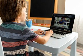 Popularni influencerzy mogą mieć kłopoty. Treści dla dzieci budzą kontrowersje-31599