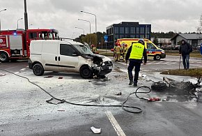 Piła: Zderzenie samochodu osobowego z motocyklem. Jednoślad stanął w płomieniach-31778