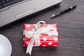 Świąteczna paczka może stać się problemem. Skarbówka patrzy z ukrycia-32009