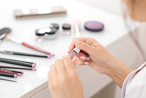 Nie używaj tych kosmetyków. GIS ostrzega przed produktami-32032