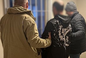 Debrzno: Schował się w oborze, lecz to mu nie pomogło-32319