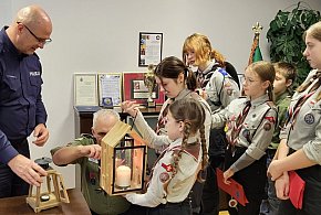 Nakło nad Notecią: Betlejemskie światełko dla nakielskiej policji-32671