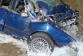 Tragiczny wypadek w wigilijną noc. Nie żyje 24-letni kierowca BMW-32716
