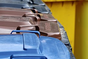 Fioletowe worki na odpady. Oto, co powinno tam trafiać-33155