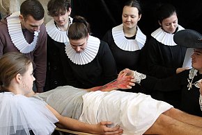 Sypniewo: Igraszki ze sztuką w ZSCKR - wystawa żywych obrazów 2 [FOTO]