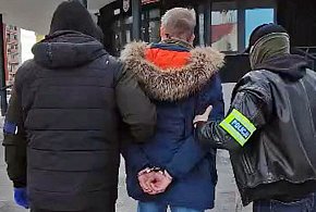 Agresywny Bydgoszczanin zaatakował Seniora w windzie i go zranił. Jeszcze dzisiaj