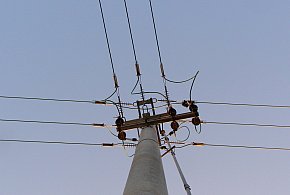 Pomorskie/ Przez silny wiatr ok. 8 tys. odbiorców bez prądu