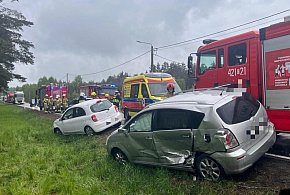 Zderzenie Toyoty z Nissanem na DK25