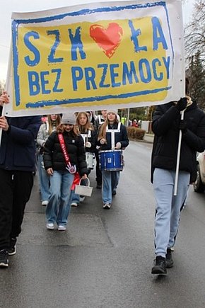 Przemarsz Kampanii „Dzieciństwo bez przemocy” w Mroczy-4126