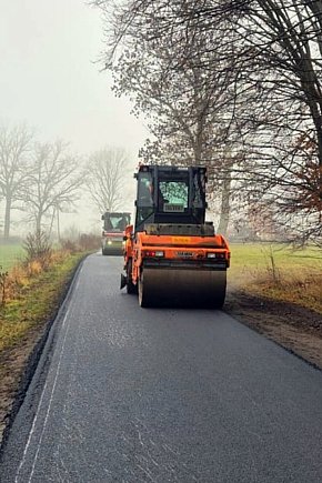 Trwa modernizacja drogi powiatowej w miejscowości Chlebno, w gminie Łobżenica-4168